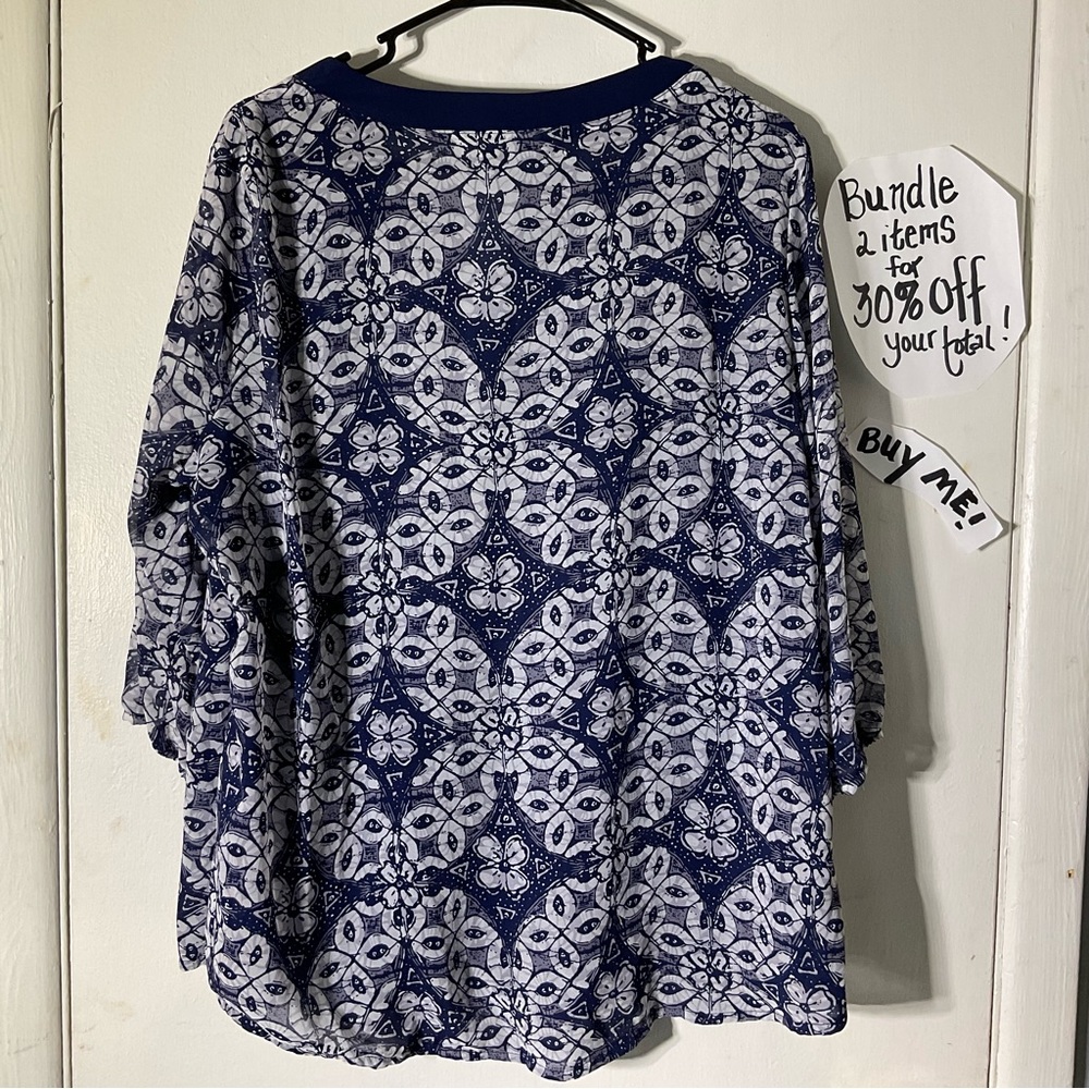 Batik Pattern Blue V Neck 3/4 Sleeve Top SZ XL - Picture 4 of 6